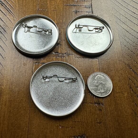 Vintage 80's Harold's Casino Club Great Reno Nevada Balloon Race Pinback Button - Picture 3 of 3